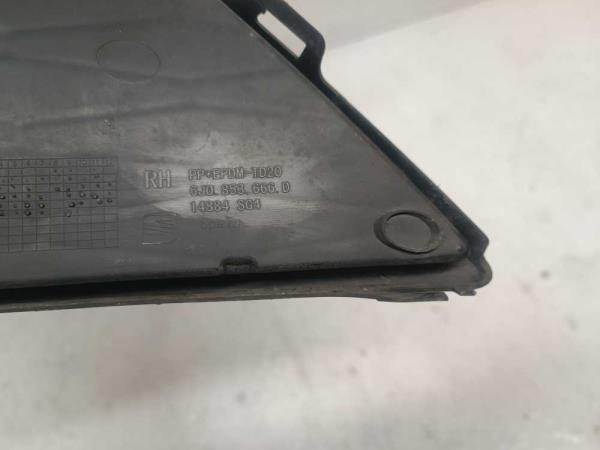 PARECHOC GRILLE PRISE D'AIR DROIT SEAT - Vue 2